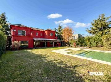 Casa · 215m² · 5 Ambientes · 4 Cocheras · Casa en Venta San Isidro Labrador C / Pileta