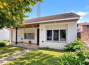 Casa · 170m² · 7 Ambientes · Venta - Chalet en Santa Clara del Mar