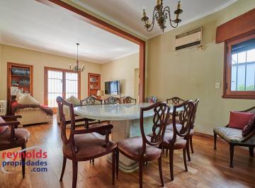 Casa · 232m² · 5 Ambientes · 2 Cocheras · Martinez Vias a Libertador Casa 3 Plantas con Pileta