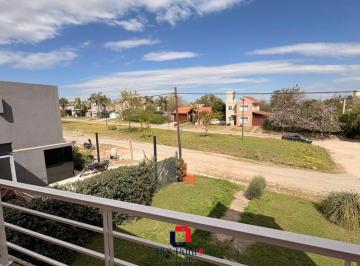 Casa · 200m² · 4 Ambientes · 3 Cocheras · Alquiler Casa en San Alfonso
