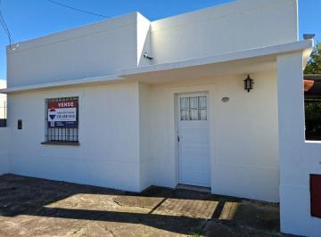 Casa · 150m² · 4 Ambientes · 1 Cochera · Venta Casa Sobre Lote 974 m² - General Rojo