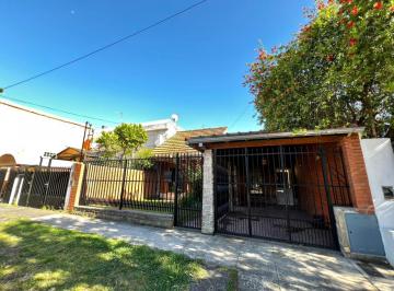 Casa · 133m² · 3 Ambientes · 1 Cochera · Casa 3 Ambientes en Venta en Martínez