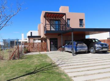 Casa · 145m² · 4 Ambientes · Casa en Venta y Alquiler 5 Ambientes Barrio Santa Isabel 2