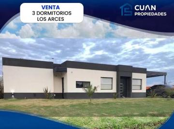 Casa · 120m² · 4 Ambientes · 4 Cocheras · Casa en Venta Los Arces - Cuan Propiedades