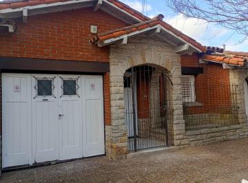 Casa · 120m² · 2 Dormitorios · 1 Cochera · Chalet Avellaneda