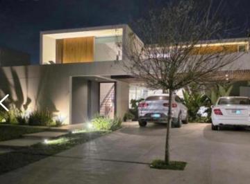 Casa de 5 ambientes, Tigre · Dueño Vende Casa Sobre Laguna