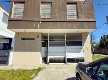 Casa de 4 ambientes, La Plata · Casa 3 Dorm. en Alquiler, Patio, Cochera, La Plata