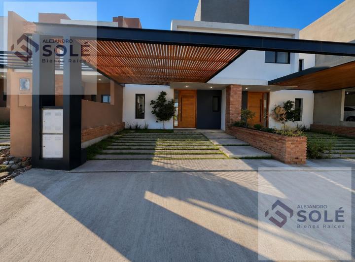 Casa · 117m² · 5 Ambientes · 1 Cochera