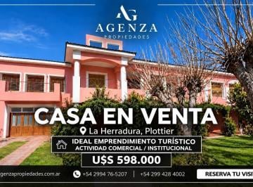 Casa · 1061m² · 14 Ambientes · 6 Cocheras · Casa en La Herradura