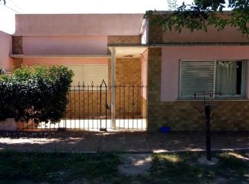 Casa · 135m² · 5 Ambientes · Venta /casa Apta Credito Barrio 9 de Julio