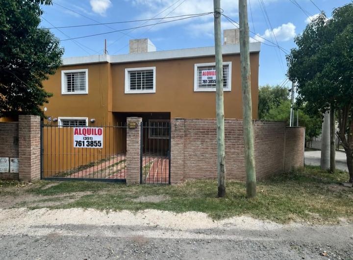 Casa · 100m² · 5 Ambientes · 1 Cochera