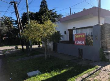 Casa de 4 ambientes, Berazategui · Casa con 3 Dorm. en Venta en Plátanos