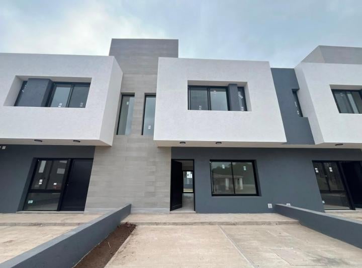 Casa · 170m² · 6 Ambientes · 2 Cocheras