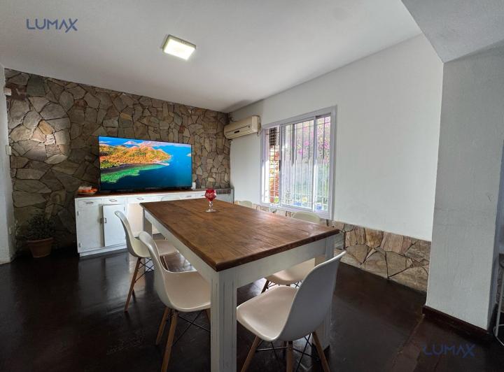 Casa · 198m² · 4 Ambientes · 1 Cochera