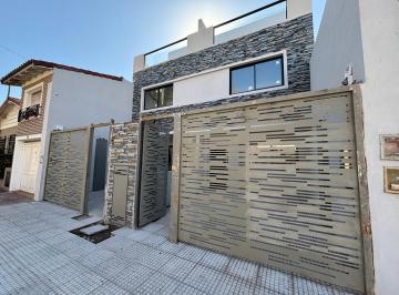 Casa · 110m² · 4 Ambientes · 1 Cochera · Duplex 4 Ambientes a Estrenar. Florida.
