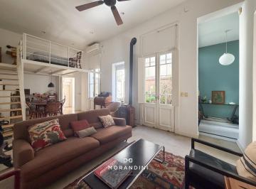 Casa · 111m² · 3 Ambientes · Casa Antigua Reciclada en Colegiales, con Patio, Terraza, Parrilla y Salamandra