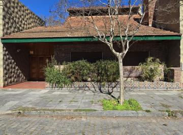 Casa · 347m² · 7 Ambientes · 1 Cochera · Casa en Junin