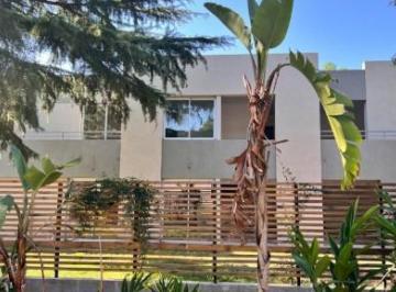 Casa · 85m² · 3 Ambientes · 1 Cochera · Venta Benavidez Duplex 3 Ambientes Jardin Cochera Piscina