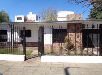Foto · Barrio Villa Belgrano - Casa de 2 Dorm., con Garaje, Escritorio y Patio con Galería y Asador