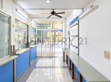 Local comercial · 104m² · 3 Ambientes · Alquiler Local Comercial en Talcahuano Al 900 en Tribunales Caba