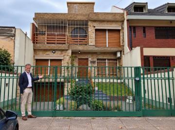Casa · 275m² · 5 Ambientes · 3 Cocheras · Vélez Sarsfield | Casa 4 Dorm. | Jardín + Quincho | Garage 3 Autos