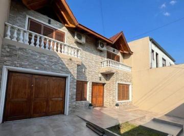 Casa · 280m² · 5 Ambientes · 3 Cocheras · Casa 5 Ambientes, Villa Celina