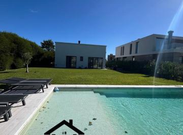 Casa de 5 ambientes, Presidente Perón · Casa 4 Habitaciones en Venta en San Eliseo Golf