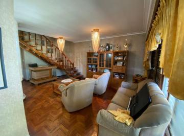 Casa · 180m² · 4 Ambientes · 2 Cocheras · Venta Casa 4 Amb / Jardin / Quincho / Cochera