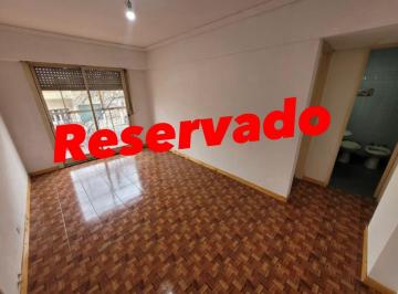 Departamento de 2 ambientes, Parque Chacabuco · "Apto Crédito Hipotecario" Departamento 2 Ambientes Al Frente. Cocina Independiente y Lavadero.