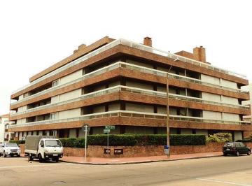Departamento · 5 Ambientes · 1 Cochera · Departamento en Venta Edificio Porto Santo