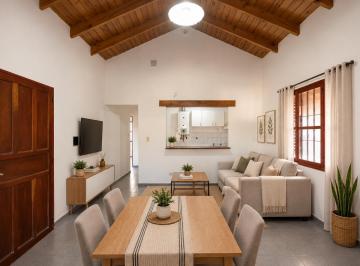 Casa · 90m² · 3 Ambientes · 1 Cochera · Casa 2 Habitaciones - Gran Patio - Cochera - Los Boulevares