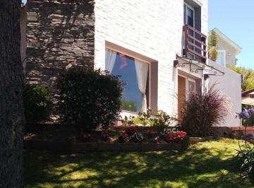 Casa · 600m² · 2 Dormitorios · 2 Cocheras · Venta Chalet Sierra de Los Padres, Mar del Plata