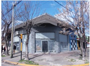Local comercial · 107m² · Venta Departamento y Dos Locales con Rentabilidad