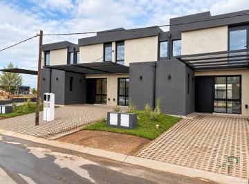 PH · 105m² · 3 Ambientes · 1 Cochera · Duplex en Docta Av - Entrega Inmediata - 2 Dorm 2 Baños