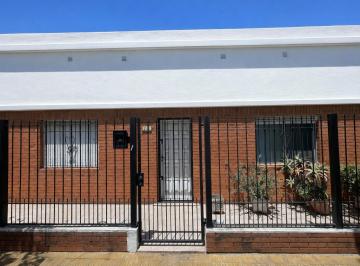 Frente de la propiedad · Venta Casa 4 Ambientes con Cochera y Jardín y Depto. 2 Ambientes Independiente en San Fernando