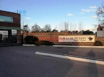 Terreno · 1488m² · Importante Terreno 1500 m² en Barrio Privado, Lomas de Petión.