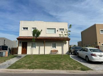 Casa de 4 ambientes, Pilar · Casa de 4 Amb en Pilar del Este - con Pileta - Galería