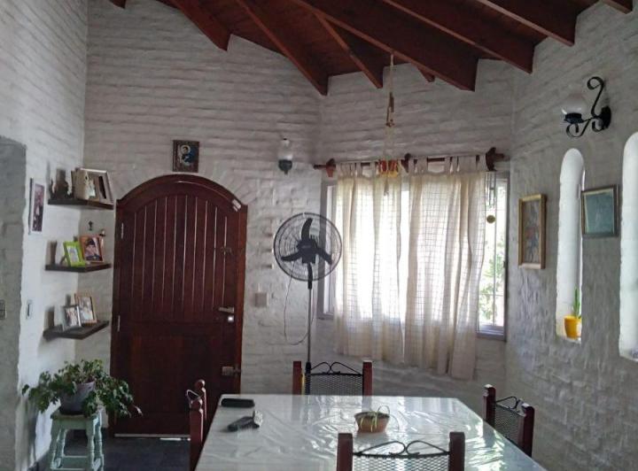 Casa · 100m² · 4 Ambientes · 2 Cocheras