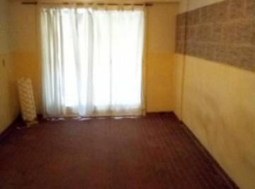 Departamento · 28m² · 1 Ambiente · Zona de Facultades, Depto. 1 Ambiente, 39,75 m². Contrafrente, Av Corrientes y Pasteur. Apto Profes