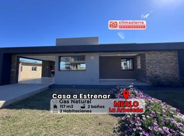 Casa · 74m² · 32 Ambientes · 1 Cochera · Casa en Merlo