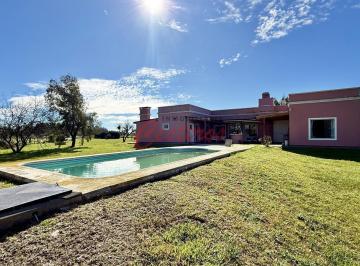 Quinta vacacional · 162m² · 5 Ambientes · 1 Cochera · Quinta 5 Ambientes en Calle Juncal Al 1300, Chacras del Alba