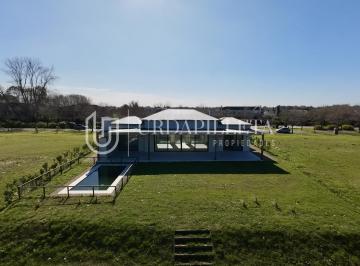 Casa · 309m² · 5 Ambientes · 2 Cocheras · Casa en Venta en Pilara Sobre Cancha de Polo - Milord - Pilar