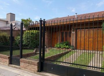 Casa de 3 ambientes, Lomas de Zamora · Chalet en Excelente Estado