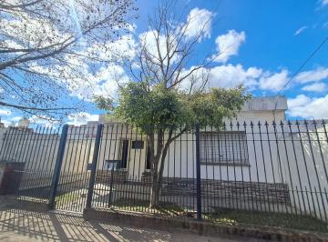 Casa · 80m² · 4 Ambientes · 1 Cochera · Venta Casa 4 Ambientes Hurlingham