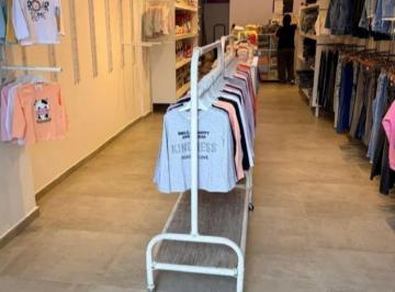 Local comercial , Flores · Excelente. Local Comercial