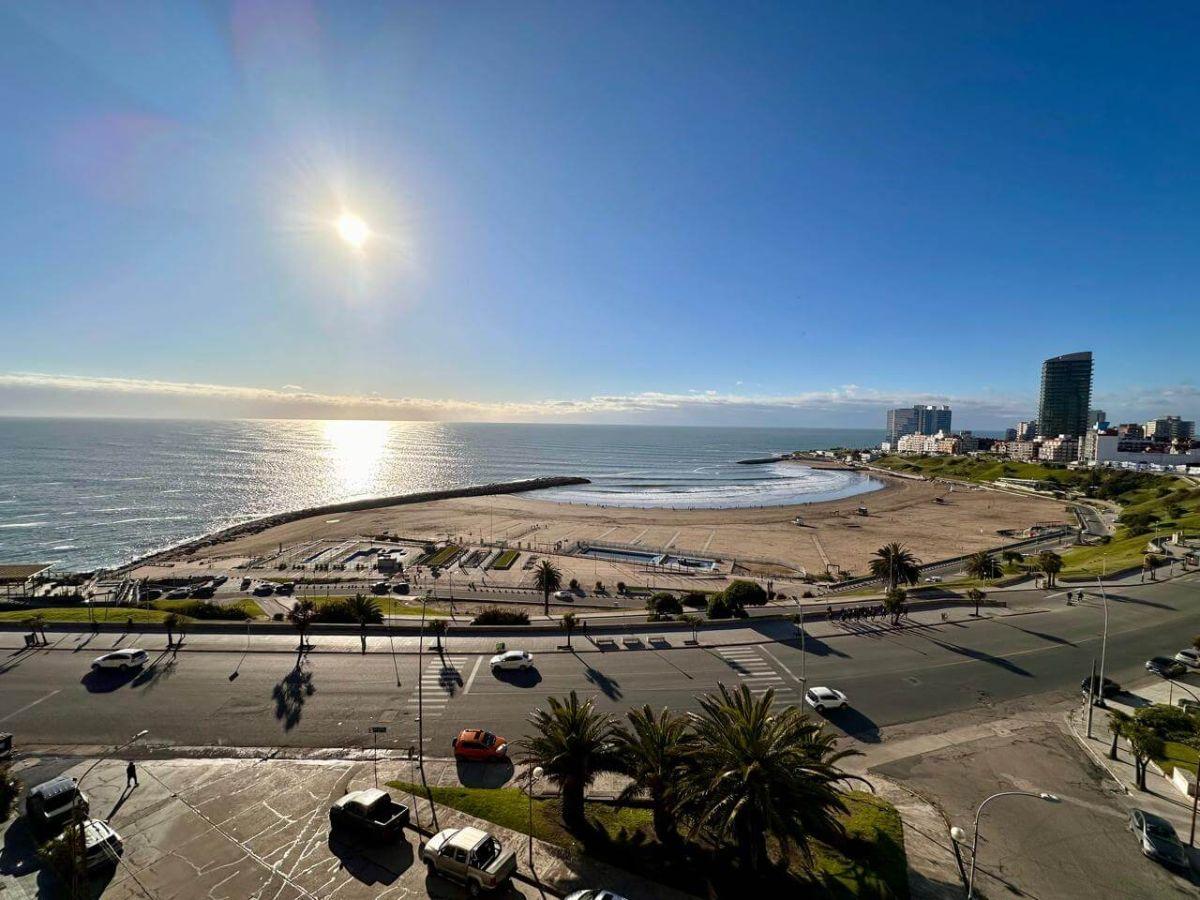 Venta departamento 4 ambientes de aproximadamente 85 m² con vista al mar y cochera – Maral 44