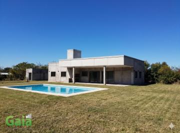 Casa · 140m² · 3 Ambientes · Casa en Venta en Las Lomitas - Campo Quijano