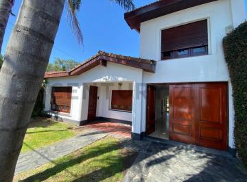 Casa · 200m² · 5 Ambientes · 3 Cocheras · Casa de 3 Dorm. en Alquiler en Tolosa