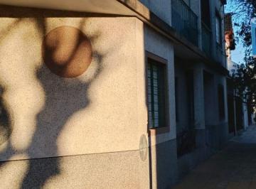Departamento de 2 ambientes, Morón · Departamento de Dos Ambietes en Primer Piso por Escalera con Cochera Cubierta