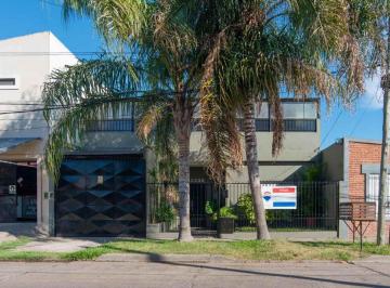 Casa · 120m² · 4 Ambientes · 1 Cochera · Venta Casa 4 Ambientes Hurlingham Quincho Permuta